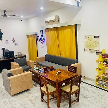 La Curcuma Luxury Homestay Кхаджурахо Экстерьер фото