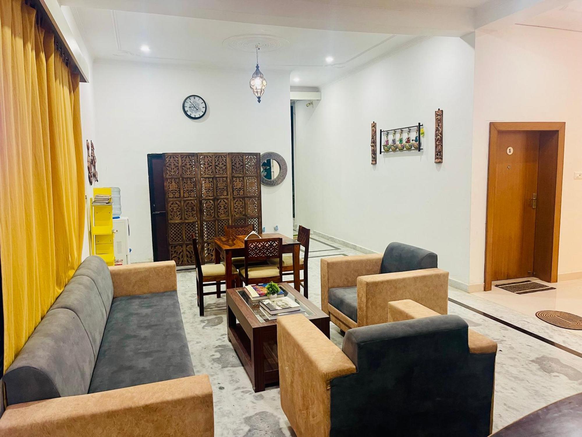 La Curcuma Luxury Homestay Кхаджурахо Экстерьер фото
